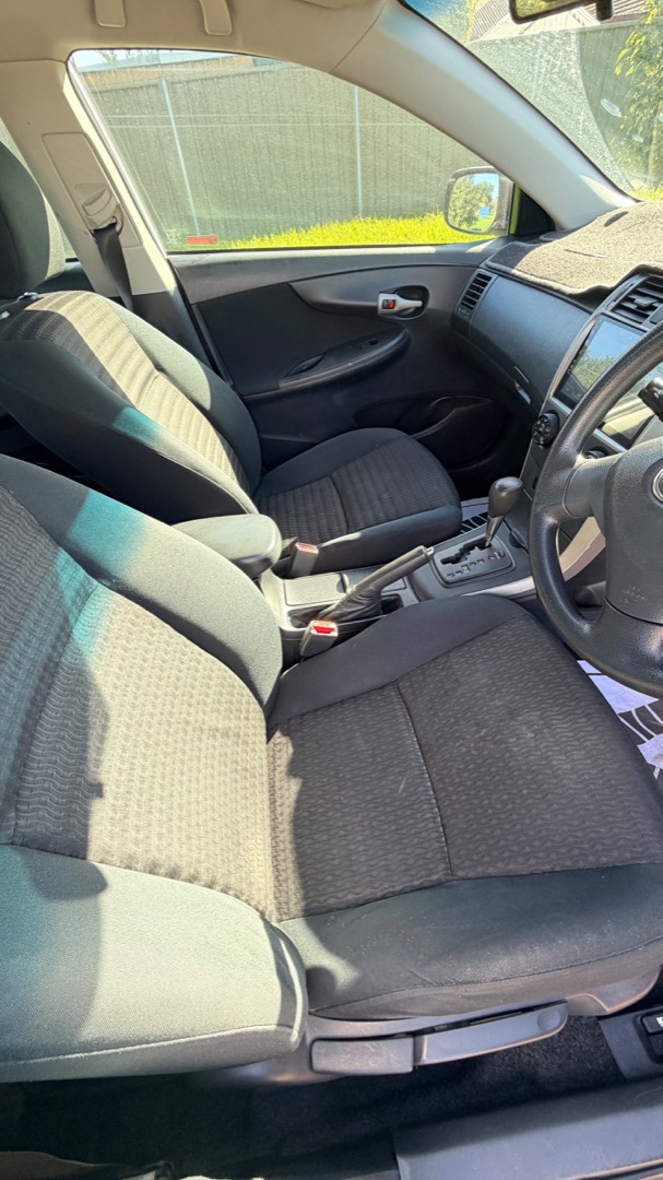 2008 Toyota Corolla Ascent — front seats